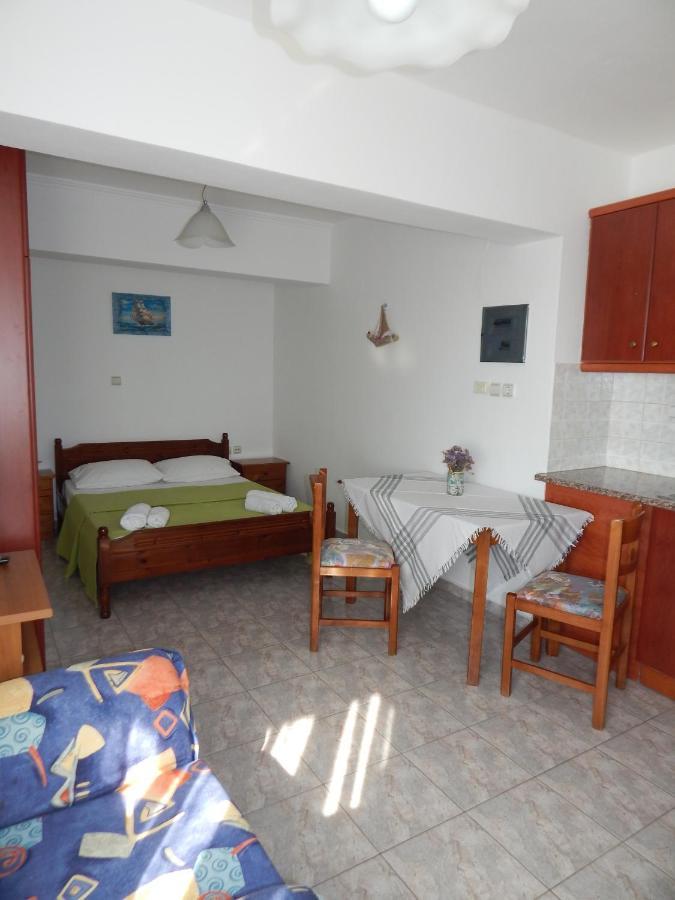 Andreas Studios Romanon Luaran gambar